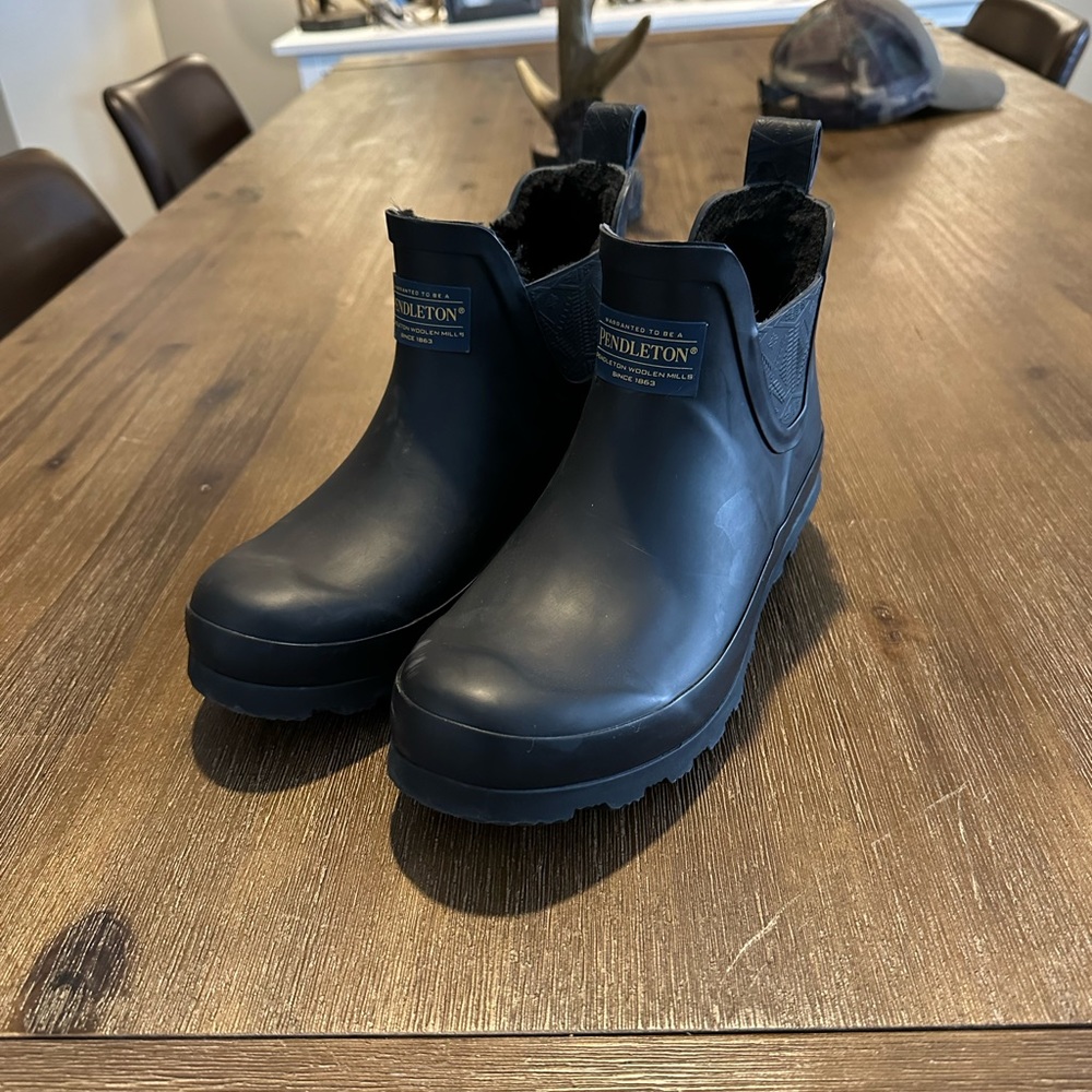 Pendleton rain boots